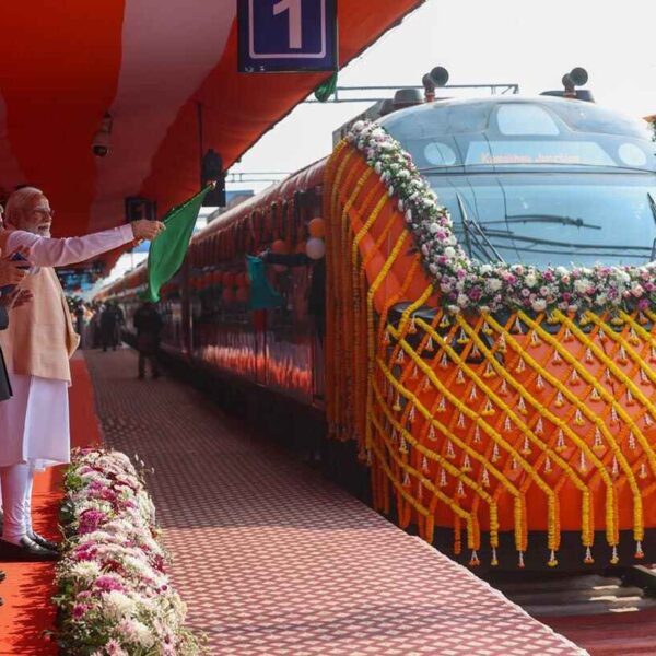 Vande Bharat Sleeper | దేశంలోనే తొలి ‘వందే భారత్ స్లీపర్’ రైలు ప్రారంభం.. విశేషాలివే!