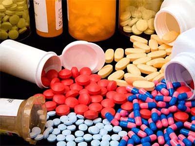 Generic Medicine: జనరిక్‌ మందులే రాయాలి.. డాక్టర్లకు కేంద్రం ఆదేశం