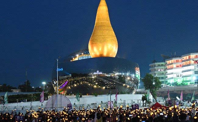 తెలంగాణ అమరవీరుల స్మారక చిహ్నాన్ని ఆవిష్కరించిన సీఎం కేసీఆర్