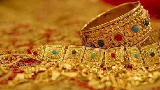 Gold and Silver Prices Today :  స్వల్పంగా పెరిగిన బంగారం, వెండి ధరలు..