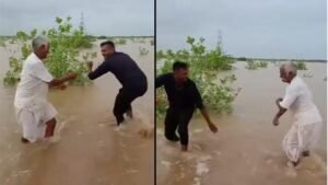 Video | విస్తారమైన వర్షాలతో ఆనందంతో  వరదనీటిలో స్టెప్పులు వేసిన రైతన్న..