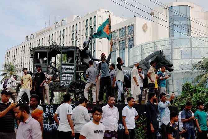 Bangladesh | బంగ్లాదేశ్ లో జడలు విప్పుతున్నమరో నిషేధిక ఉగ్రవాద సంస్థ.. భారత్ కూ ప్రమాదమే..