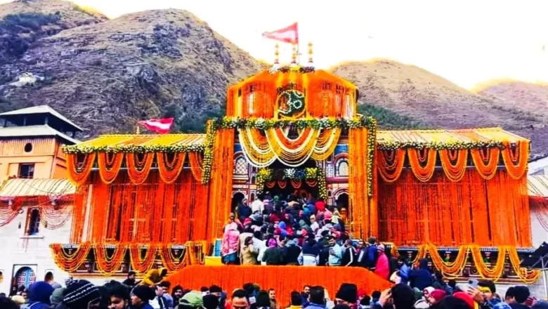 Badrinath : బద్రీనాథ్ ద్వారాలు తెరుచుకున్నాయ్.. 15 టన్నుల పూలతో అద్భుతమైన అలంకరణ చూడండి..