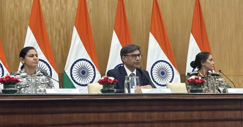 India Pakistan War | భారత సైనిక స్థావరాలపై పాకిస్తాన్ క్షిపణులతో దాడులు..