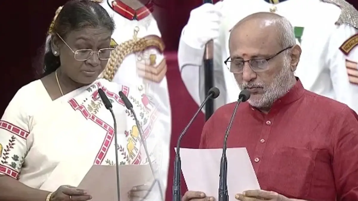 CP Radhakrishnan Oath : దేశ 15వ ఉపరాష్ట్రపతిగా సీపీ రాధాకృష్ణన్ ప్రమాణస్వీకారం చేయించారు.. హాజ‌రైన‌ ధంఖర్