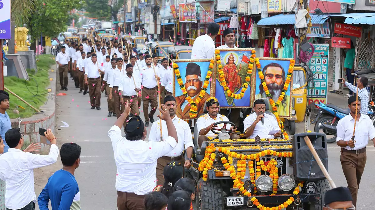 RSS Path Sanchalan | కాశిబుగ్గలో ఘనంగా స్వయం సేవకుల పథ సంచాలన్..